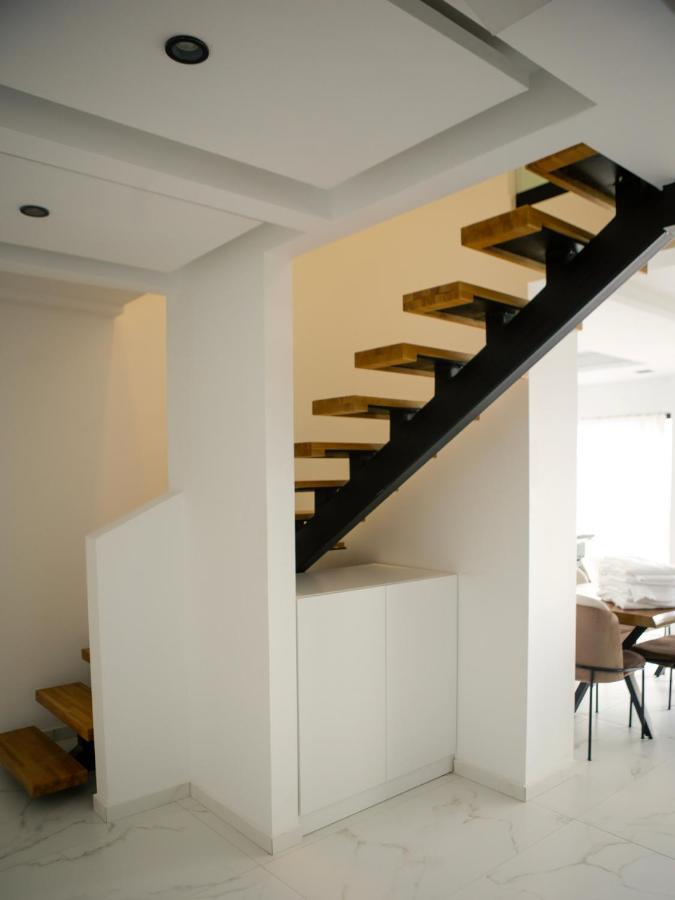 Diamond * Sarandë